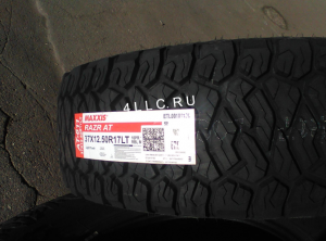 Maxxis RAZR AT-811 37x12.5 R17 128R