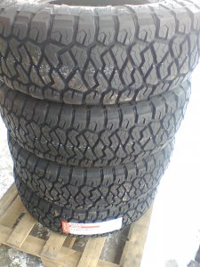 Maxxis RAZR AT-811 255/60 R18 LT 117/114Q