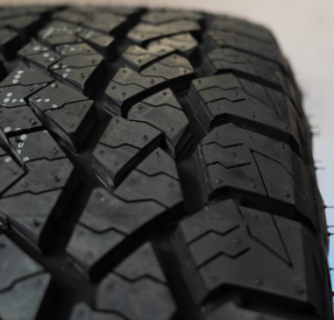 Maxxis RAZR AT-S 245/70R16 111T